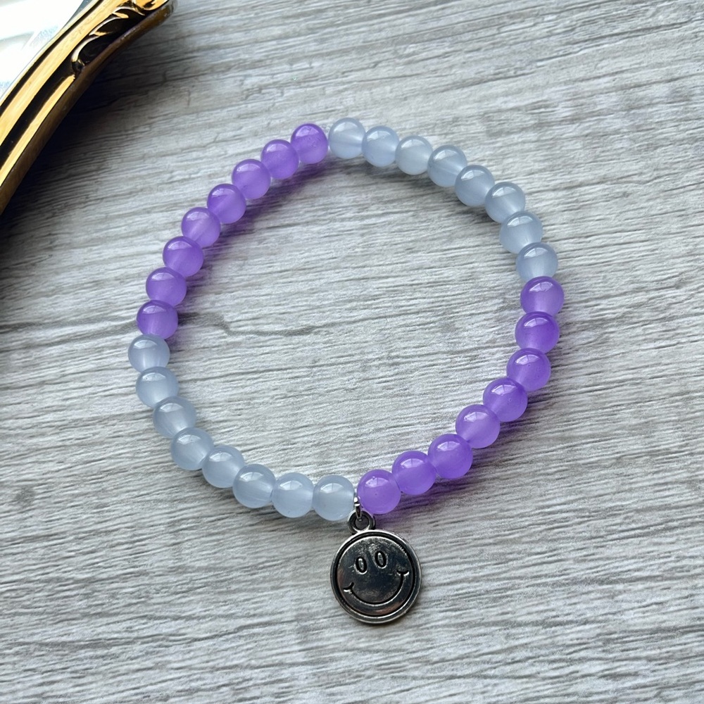 Glass Bead Bracelet | Happy Face Bracelet | Purple Bracelet | 6mm